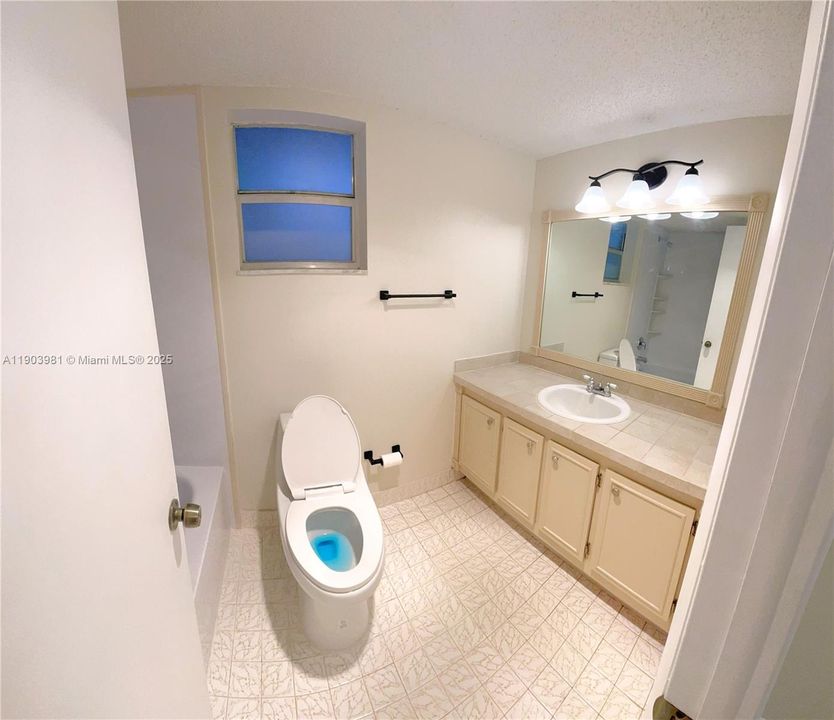 Activo con contrato: $1,500 (1 camas, 1 baños, 940 Pies cuadrados)