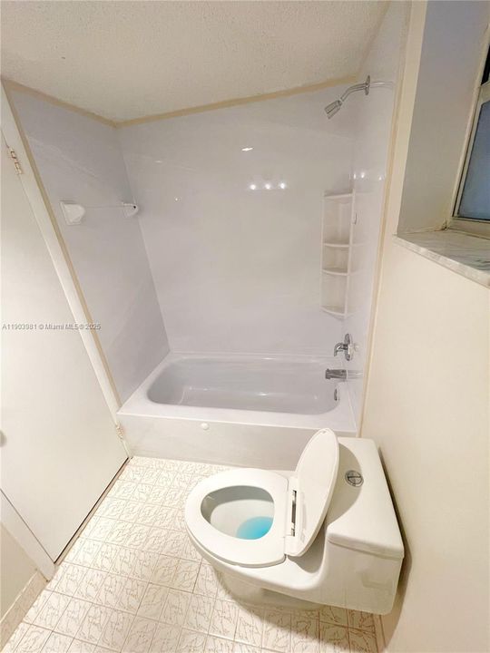 Activo con contrato: $1,500 (1 camas, 1 baños, 940 Pies cuadrados)