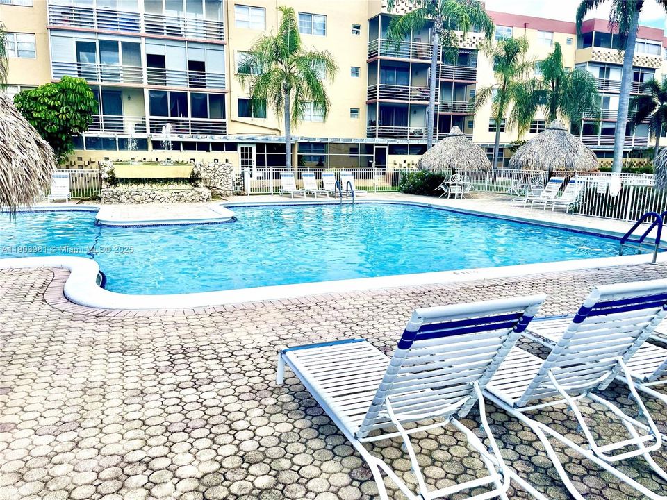 Activo con contrato: $1,500 (1 camas, 1 baños, 940 Pies cuadrados)