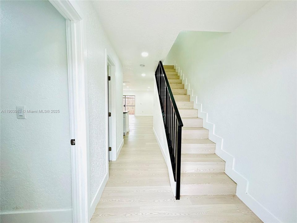 Active With Contract: $369,000 (2 beds, 2 baths, 1015 Square Feet)