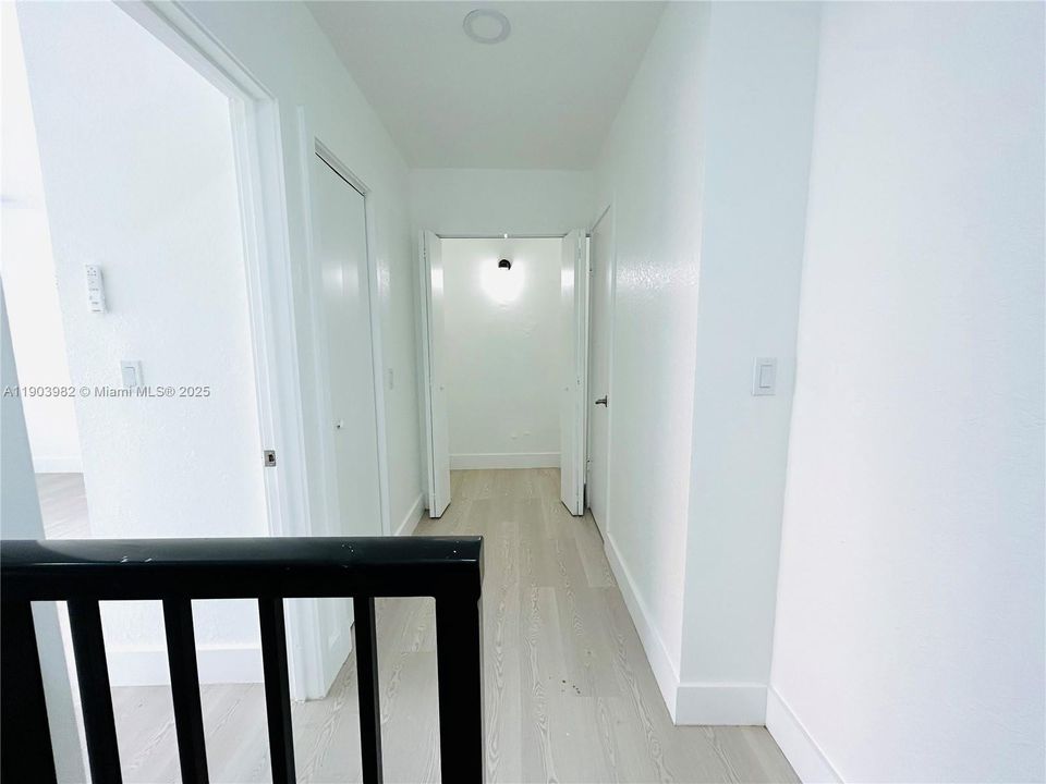 Active With Contract: $369,000 (2 beds, 2 baths, 1015 Square Feet)