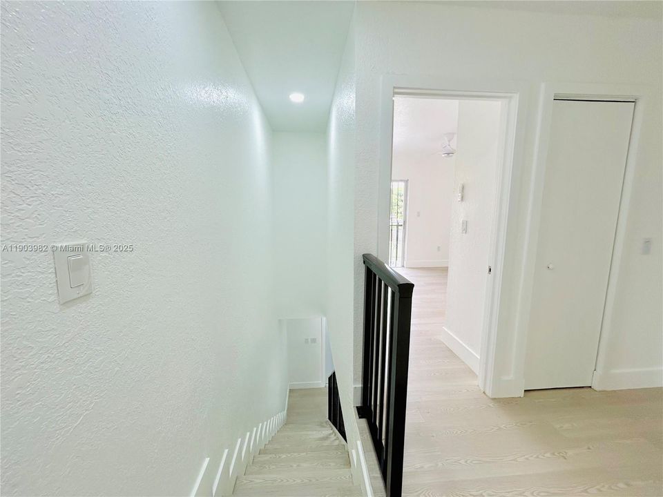 Active With Contract: $369,000 (2 beds, 2 baths, 1015 Square Feet)