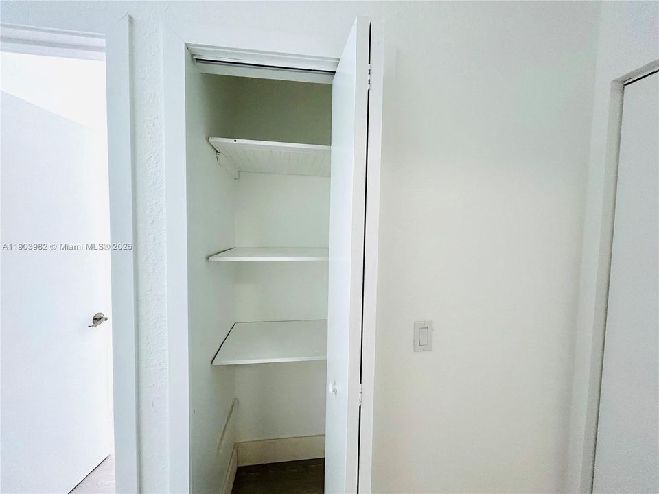 Active With Contract: $369,000 (2 beds, 2 baths, 1015 Square Feet)