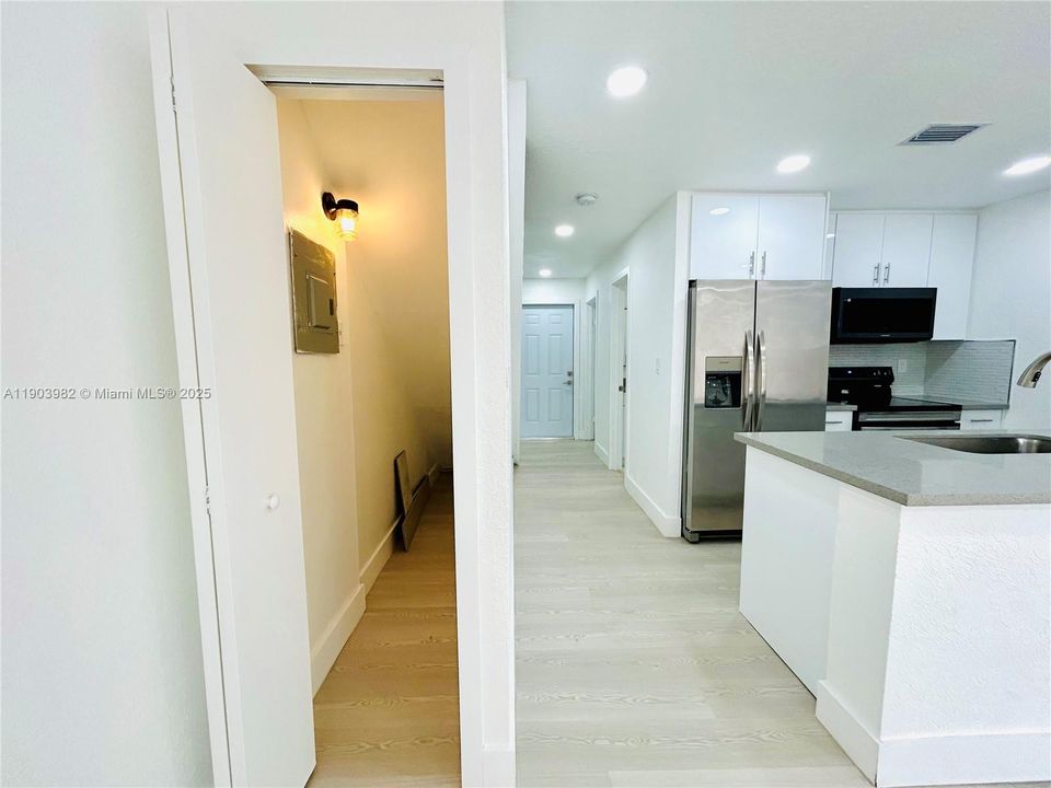 Active With Contract: $369,000 (2 beds, 2 baths, 1015 Square Feet)