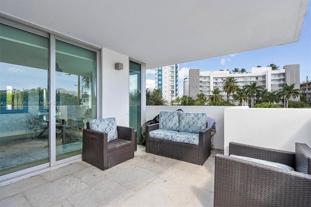 На продажу: $818,000 (2 спален, 2 ванн, 1368 Квадратных фут)