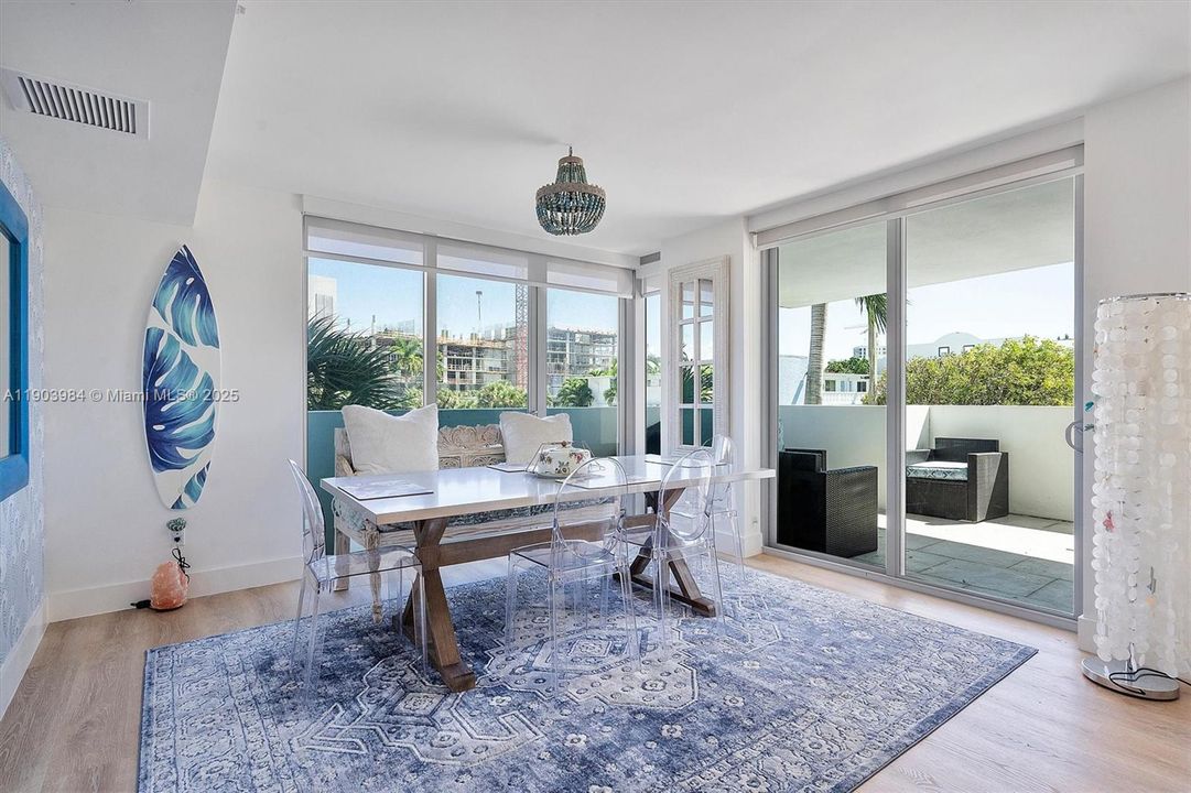 На продажу: $818,000 (2 спален, 2 ванн, 1368 Квадратных фут)