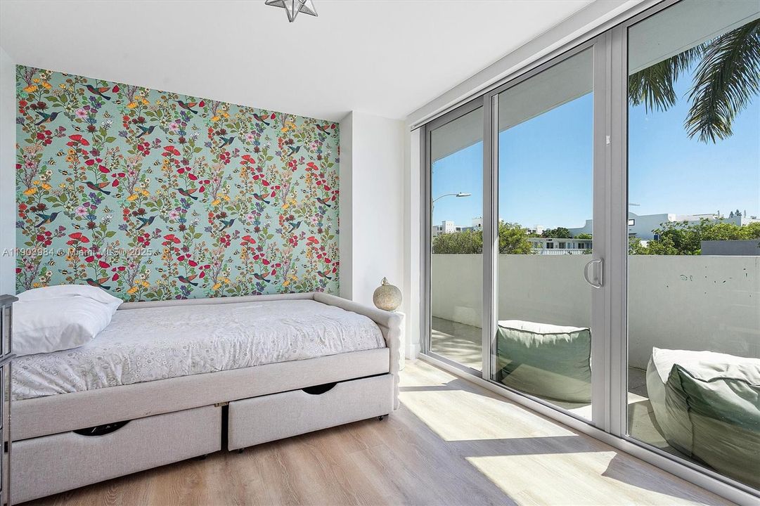 На продажу: $818,000 (2 спален, 2 ванн, 1368 Квадратных фут)