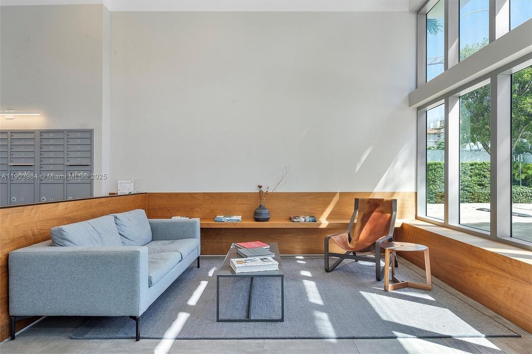 На продажу: $818,000 (2 спален, 2 ванн, 1368 Квадратных фут)