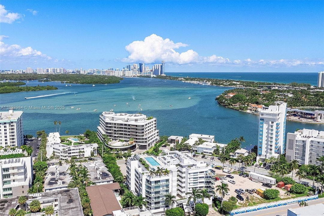 На продажу: $818,000 (2 спален, 2 ванн, 1368 Квадратных фут)