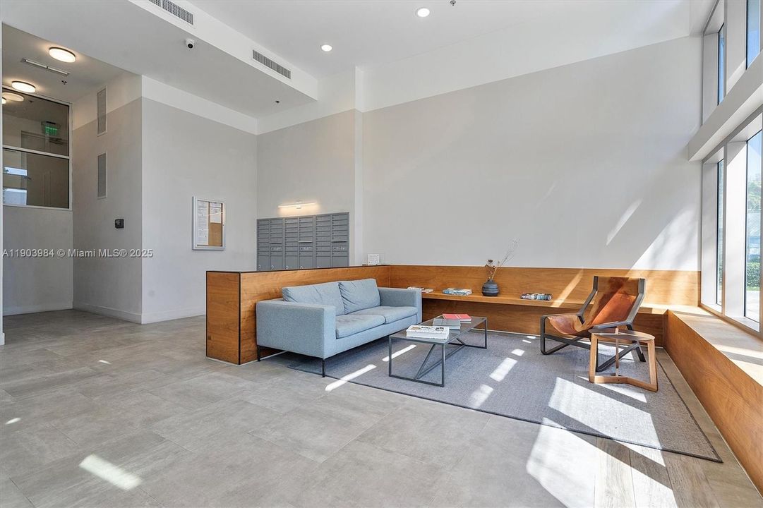 На продажу: $818,000 (2 спален, 2 ванн, 1368 Квадратных фут)