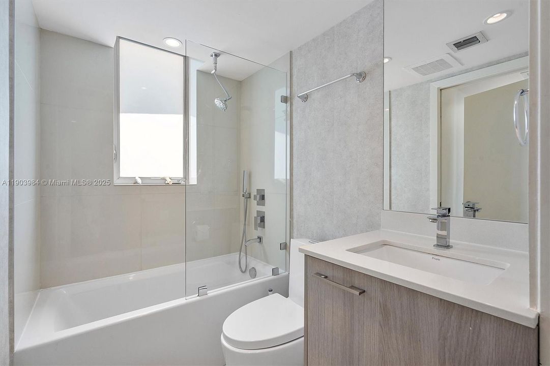 На продажу: $818,000 (2 спален, 2 ванн, 1368 Квадратных фут)