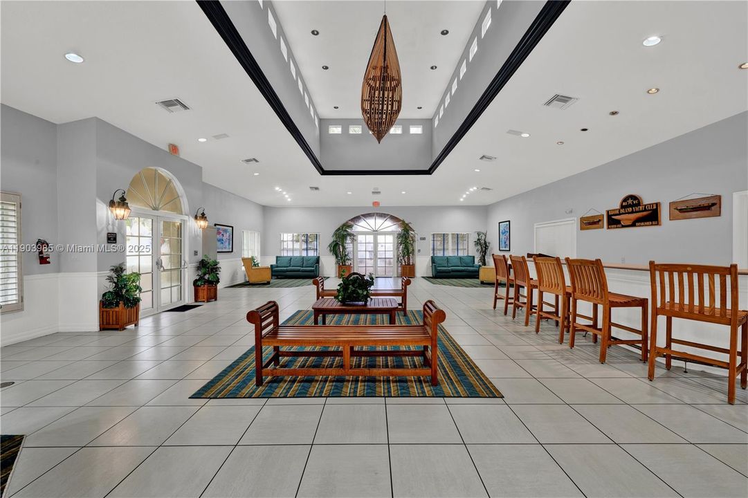 For Rent: $3,550 (3 beds, 2 baths, 1902 Square Feet)