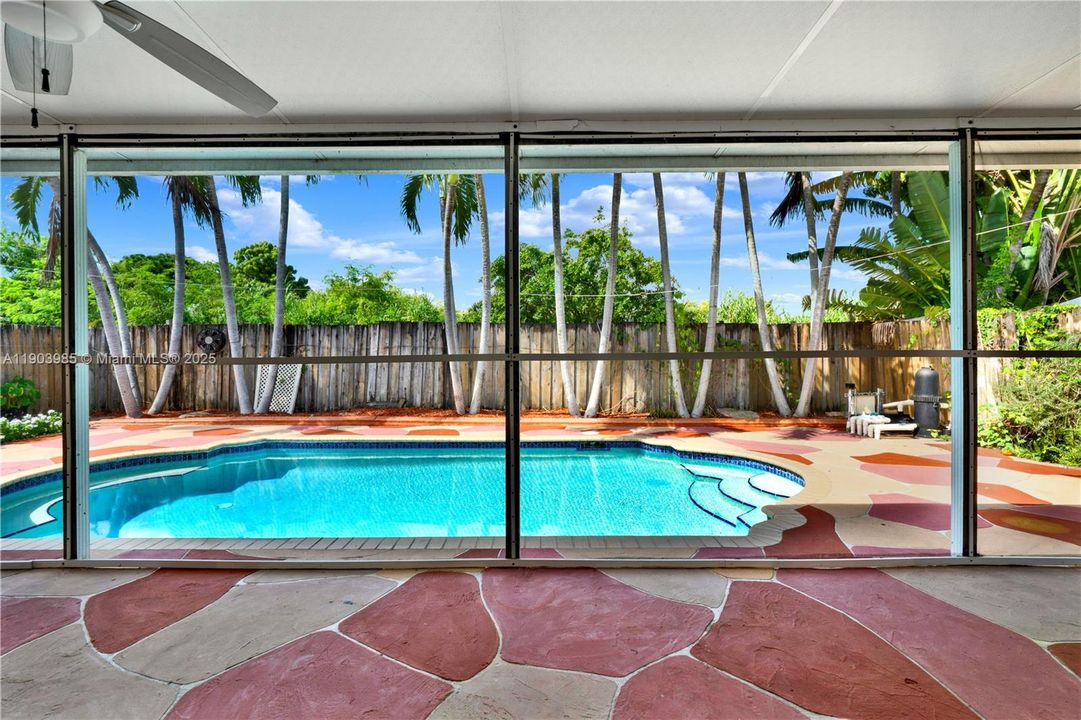 For Rent: $3,550 (3 beds, 2 baths, 1902 Square Feet)