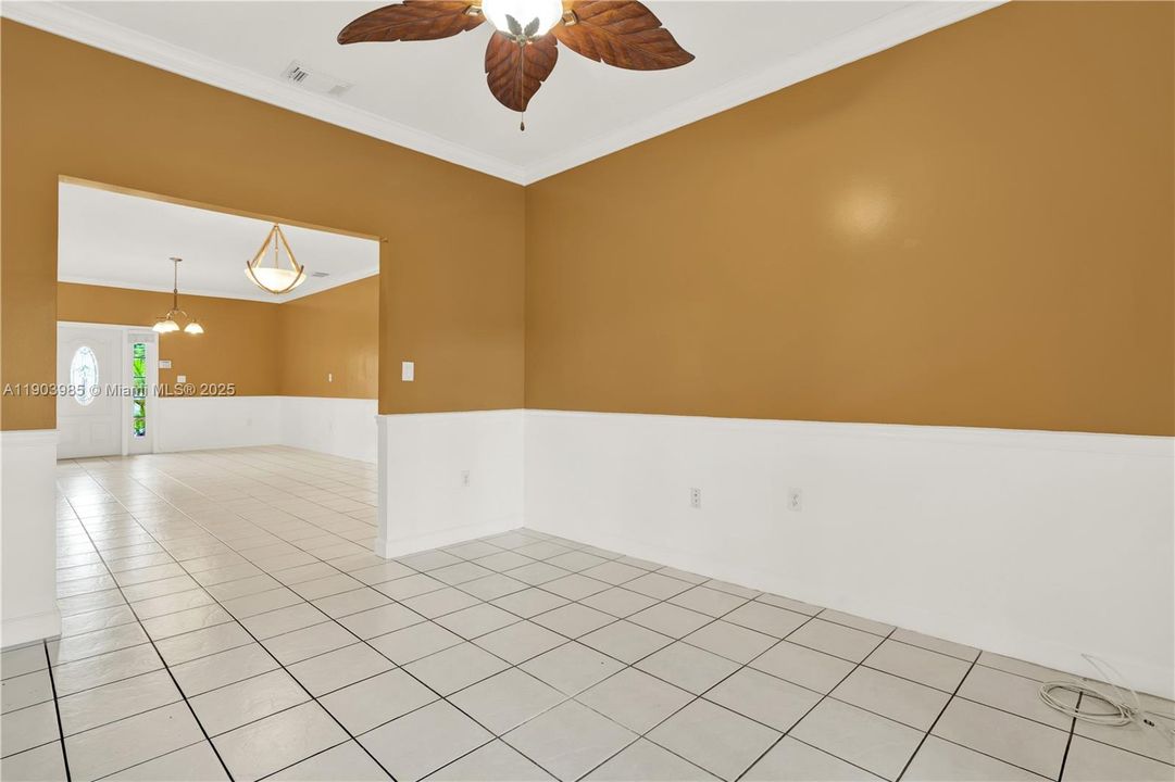 For Rent: $3,550 (3 beds, 2 baths, 1902 Square Feet)