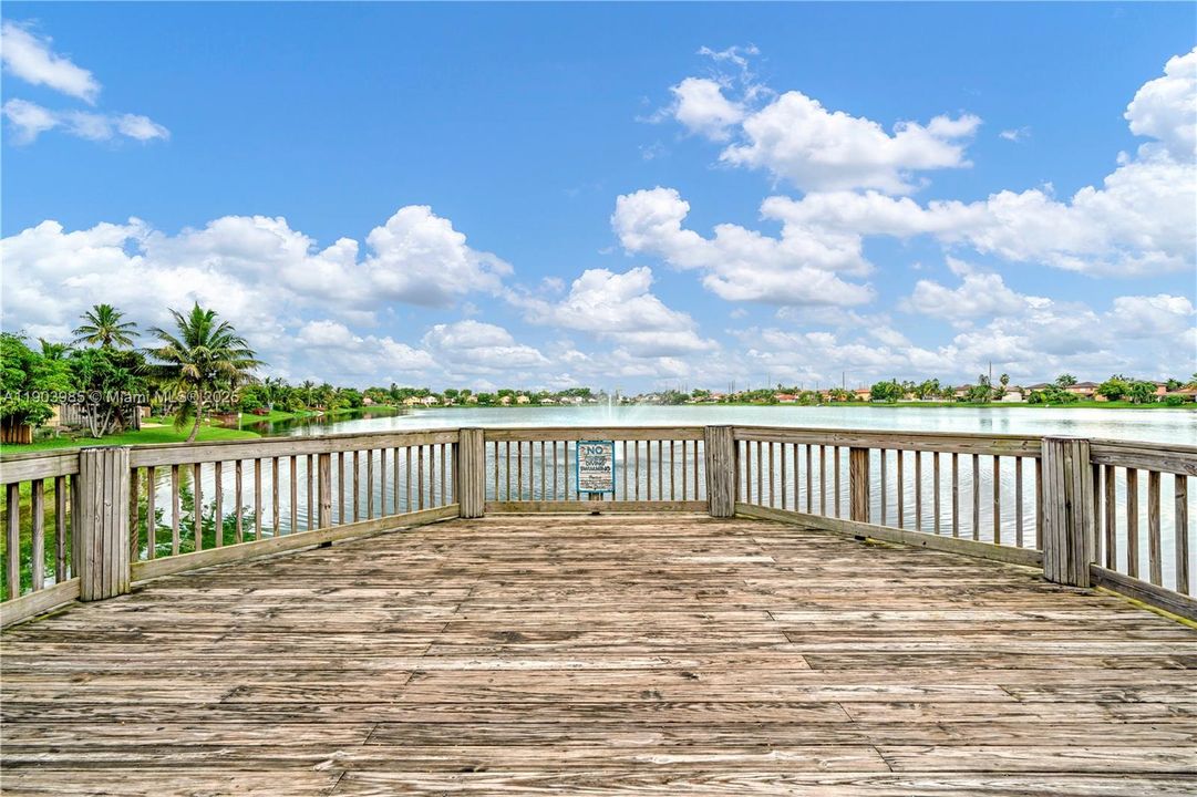 For Rent: $3,550 (3 beds, 2 baths, 1902 Square Feet)