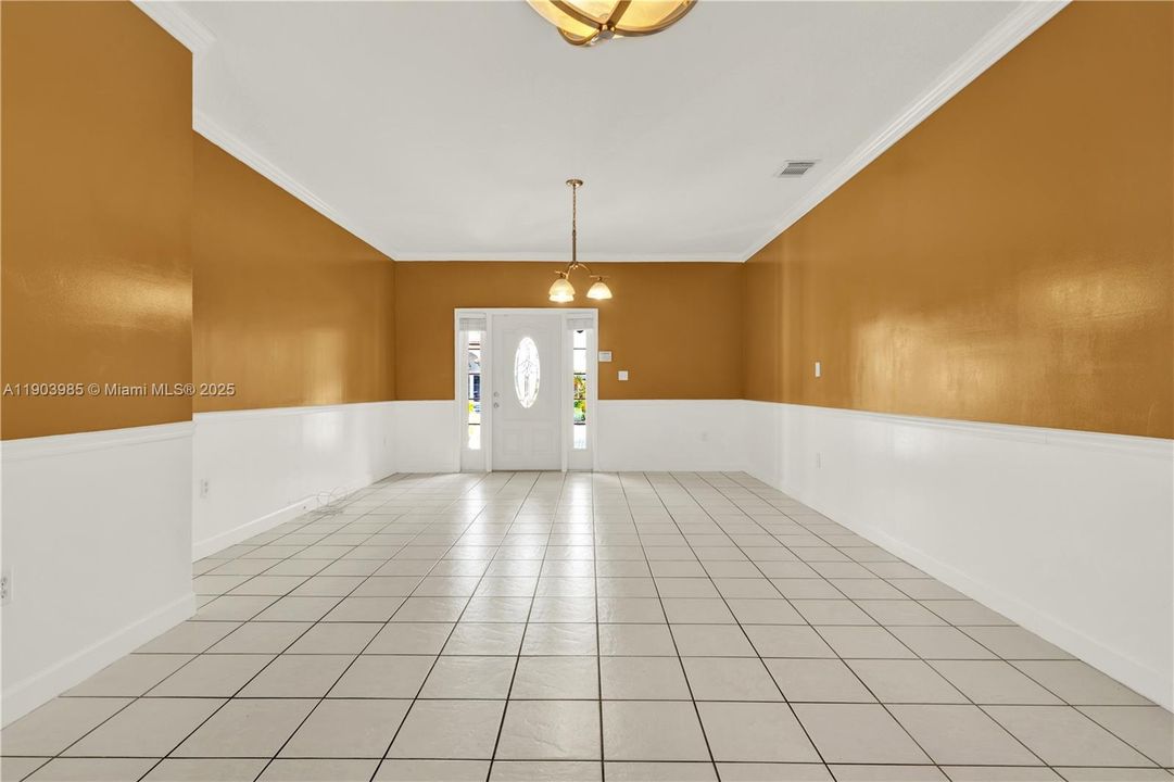 For Rent: $3,550 (3 beds, 2 baths, 1902 Square Feet)