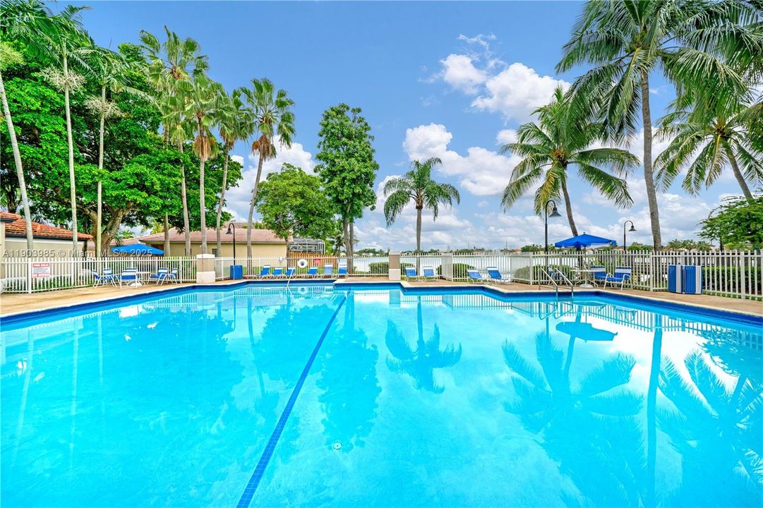 For Rent: $3,550 (3 beds, 2 baths, 1902 Square Feet)