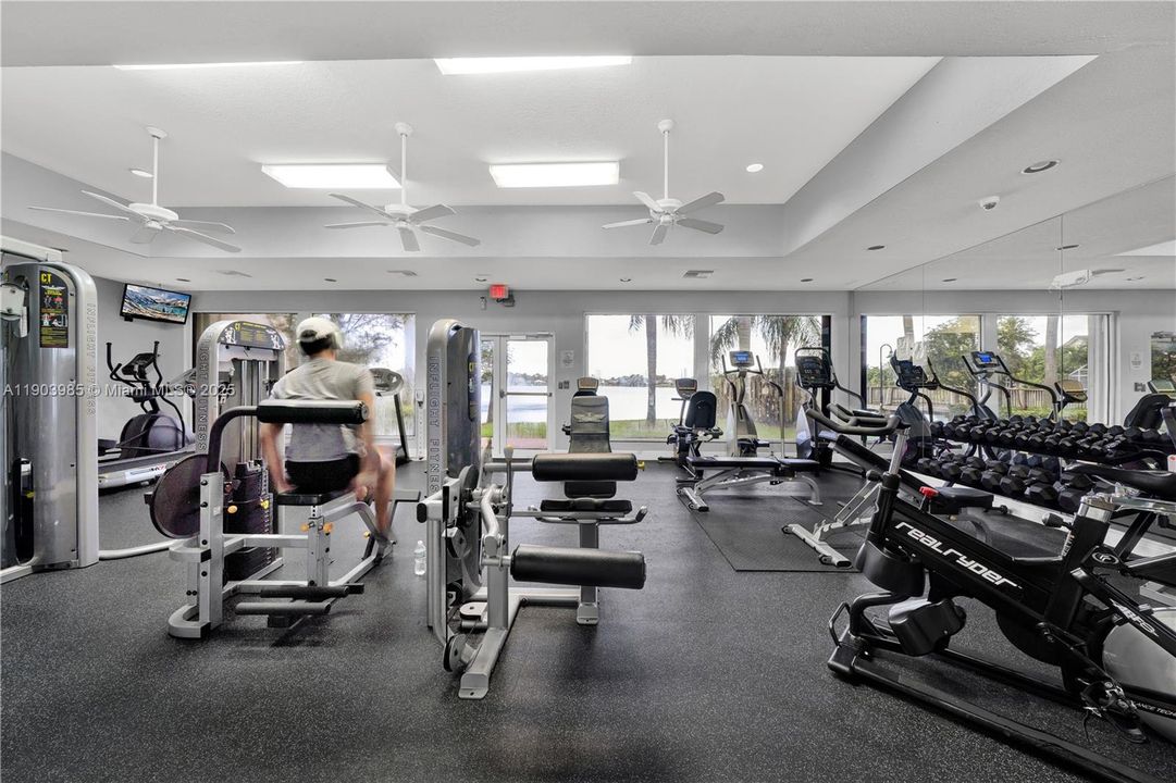 For Rent: $3,550 (3 beds, 2 baths, 1902 Square Feet)