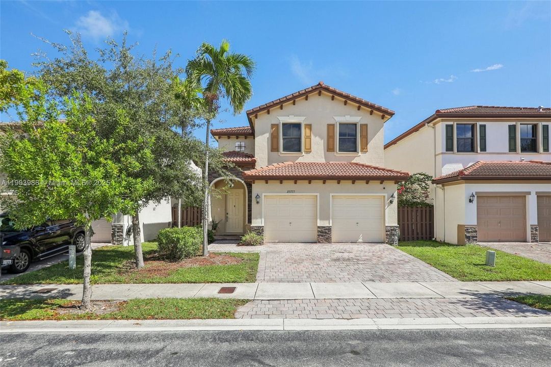 For Sale: $645,000 (5 beds, 3 baths, 2916 Square Feet)