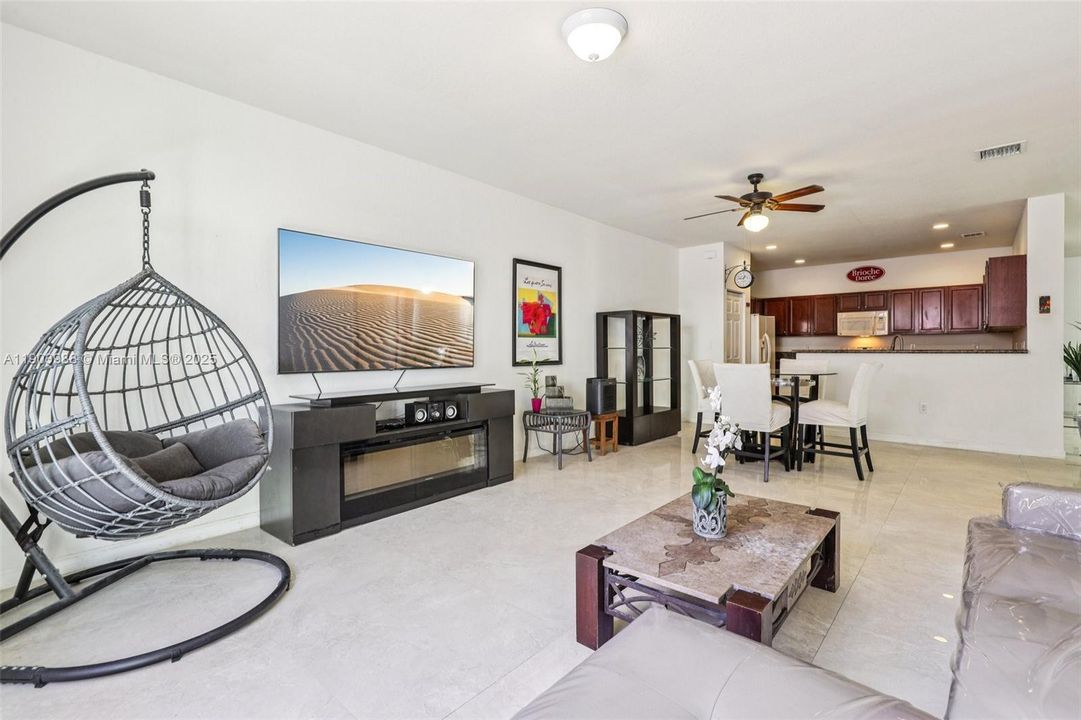 For Sale: $645,000 (5 beds, 3 baths, 2916 Square Feet)