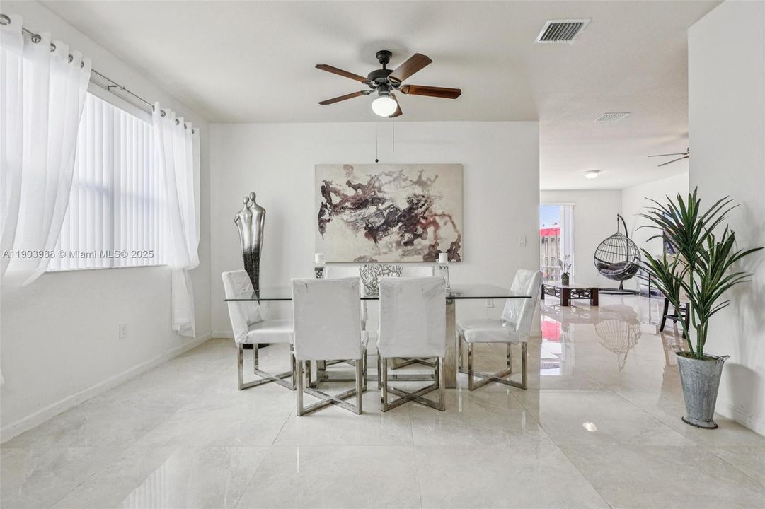 For Sale: $645,000 (5 beds, 3 baths, 2916 Square Feet)