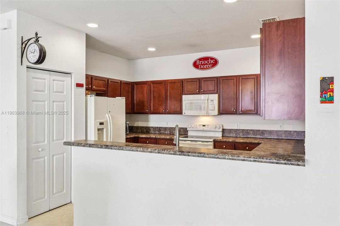 For Sale: $645,000 (5 beds, 3 baths, 2916 Square Feet)