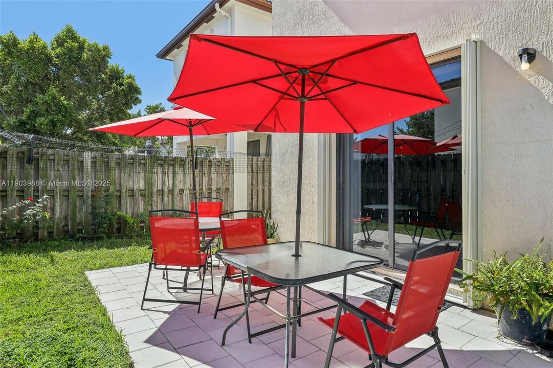 For Sale: $645,000 (5 beds, 3 baths, 2916 Square Feet)