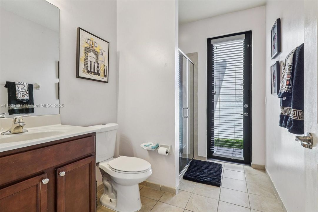 For Sale: $645,000 (5 beds, 3 baths, 2916 Square Feet)