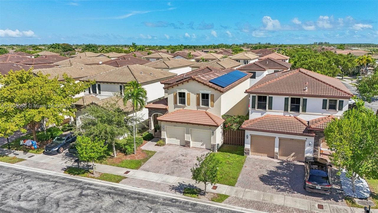 For Sale: $645,000 (5 beds, 3 baths, 2916 Square Feet)