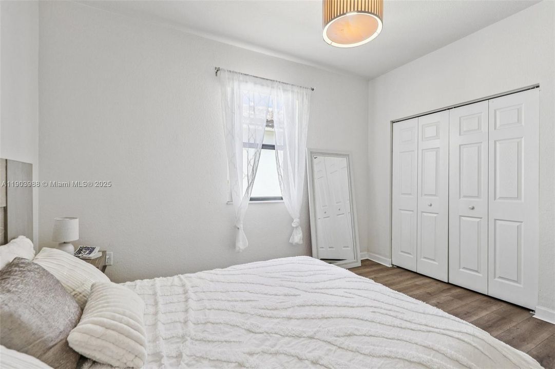 For Sale: $645,000 (5 beds, 3 baths, 2916 Square Feet)