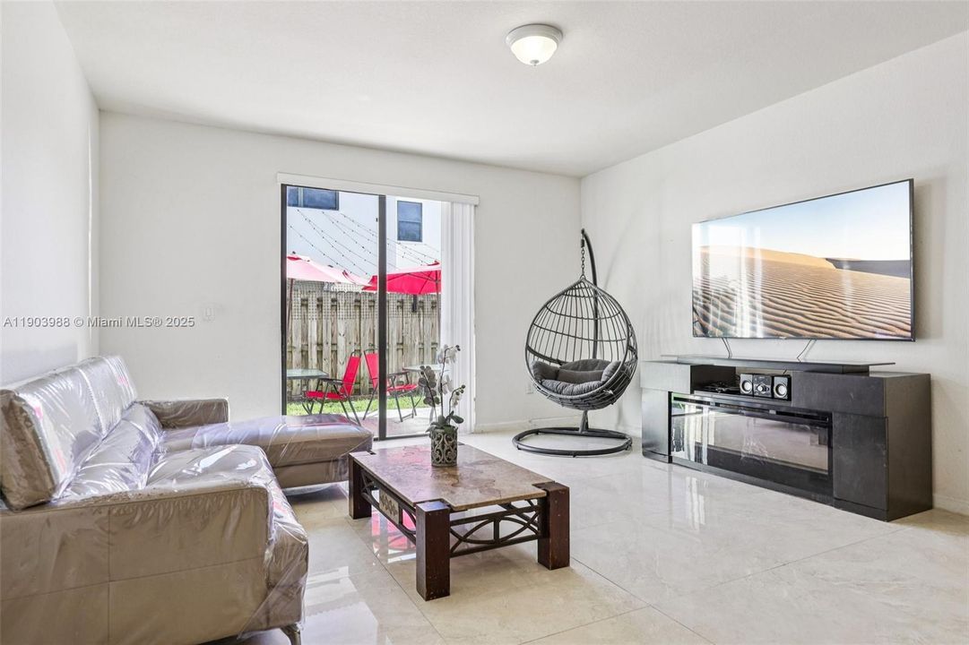 For Sale: $645,000 (5 beds, 3 baths, 2916 Square Feet)