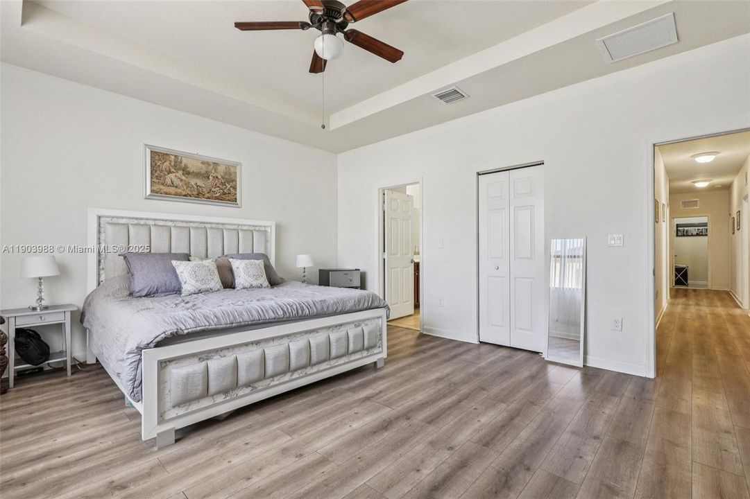 For Sale: $645,000 (5 beds, 3 baths, 2916 Square Feet)