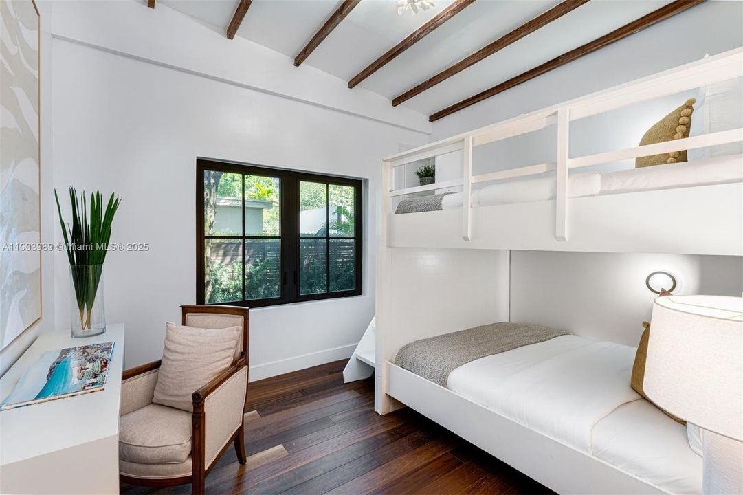 For Sale: $3,250,000 (4 beds, 3 baths, 2615 Square Feet)