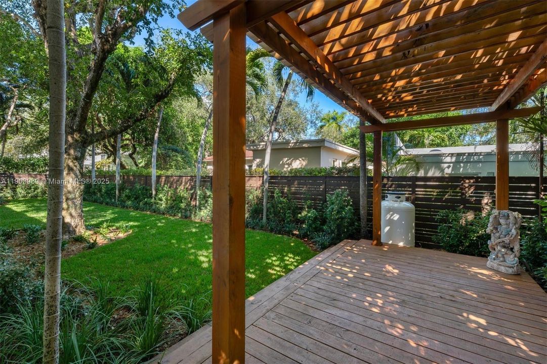 For Sale: $3,250,000 (4 beds, 3 baths, 2615 Square Feet)