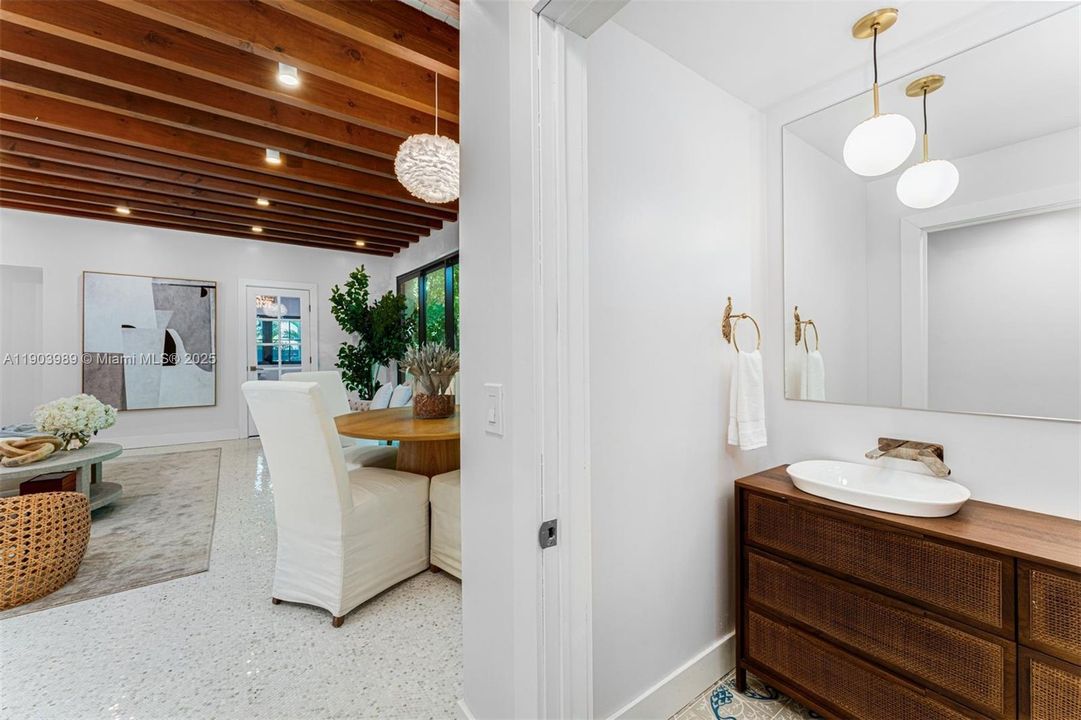 For Sale: $3,250,000 (4 beds, 3 baths, 2615 Square Feet)