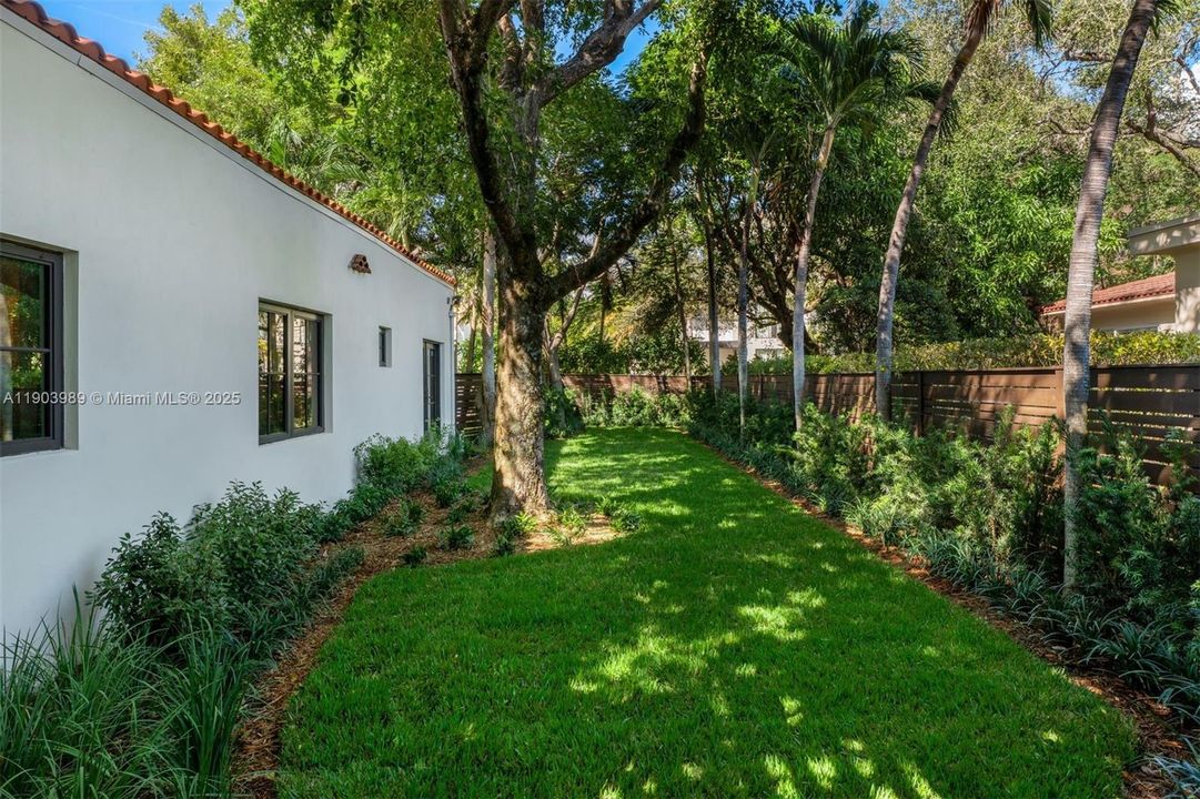 For Sale: $3,250,000 (4 beds, 3 baths, 2615 Square Feet)