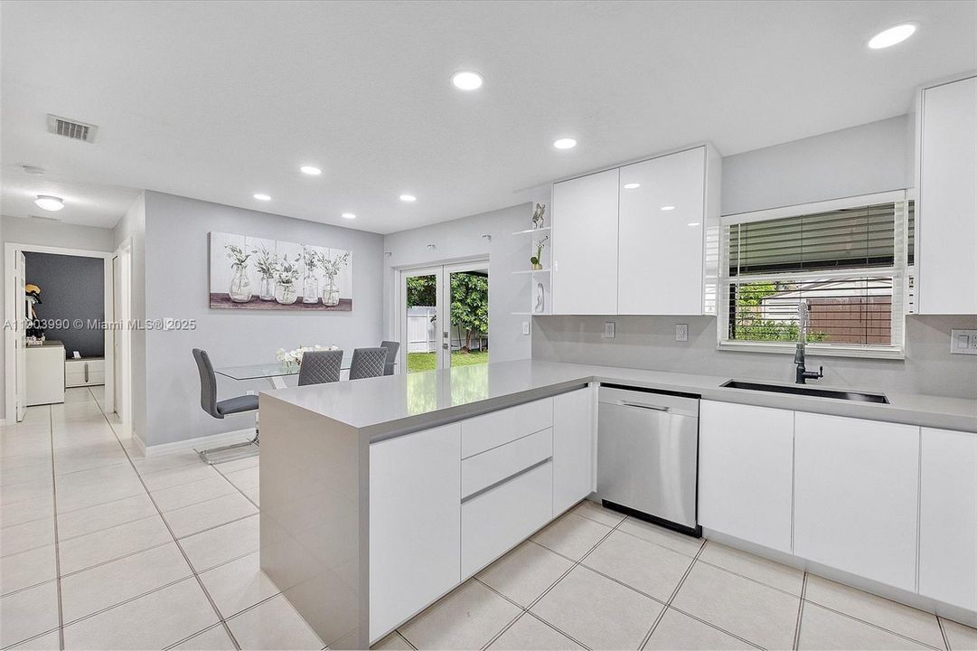 Recently Rented: $3,300 (4 beds, 2 baths, 1492 Square Feet)