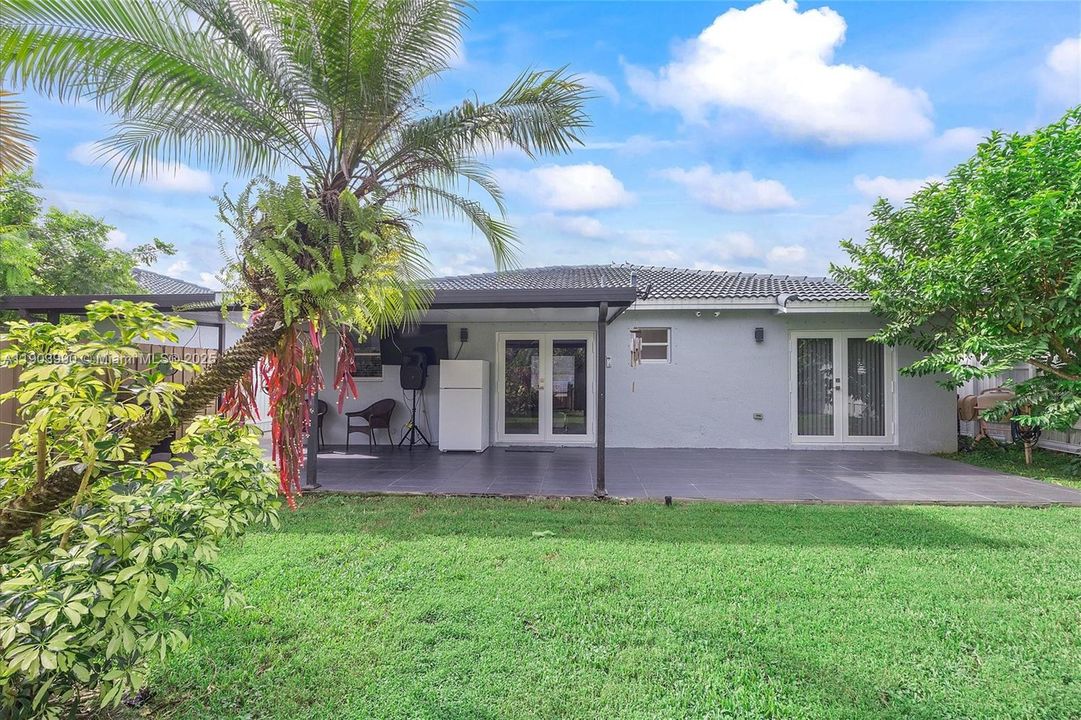 Recently Rented: $3,300 (4 beds, 2 baths, 1492 Square Feet)