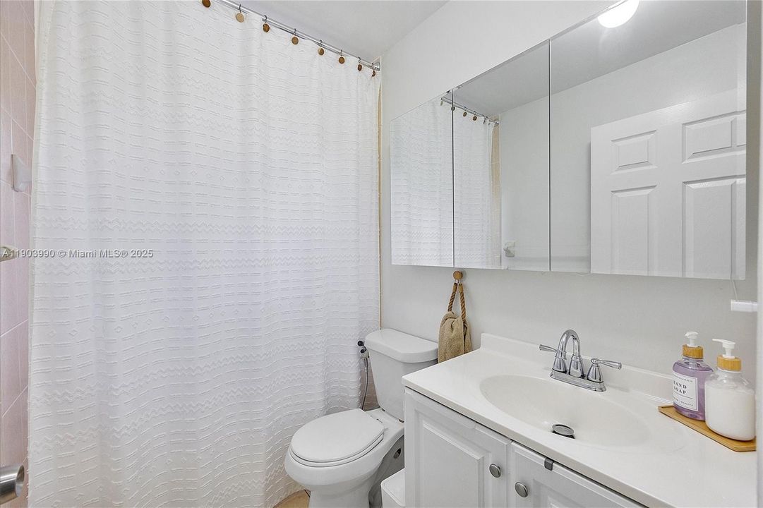 Recently Rented: $3,300 (4 beds, 2 baths, 1492 Square Feet)