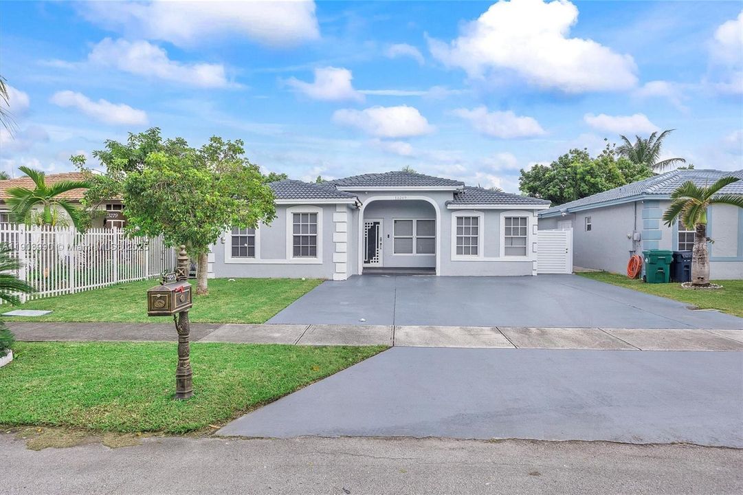 Recently Rented: $3,300 (4 beds, 2 baths, 1492 Square Feet)