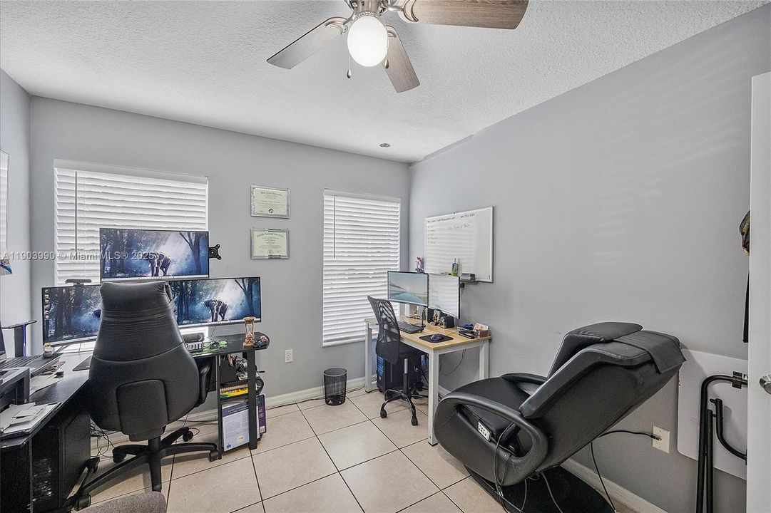 Recently Rented: $3,300 (4 beds, 2 baths, 1492 Square Feet)