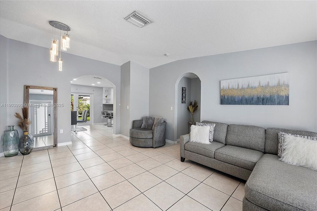 Recently Rented: $3,300 (4 beds, 2 baths, 1492 Square Feet)