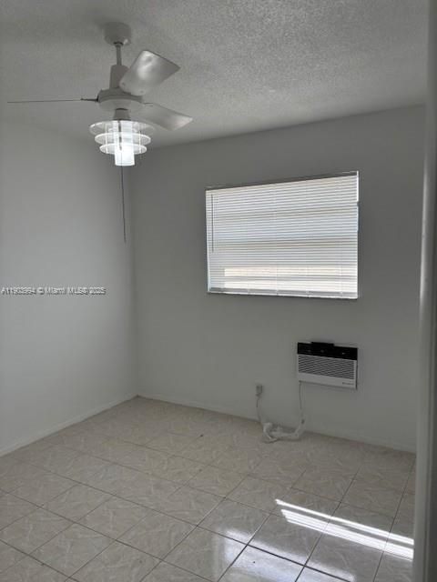 For Rent: $1,650 (2 beds, 1 baths, 690 Square Feet)