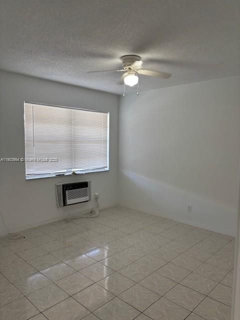 For Rent: $1,650 (2 beds, 1 baths, 690 Square Feet)