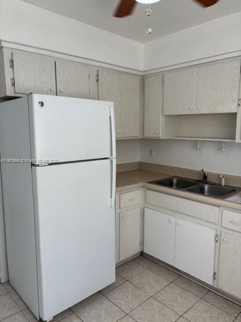 For Rent: $1,650 (2 beds, 1 baths, 690 Square Feet)