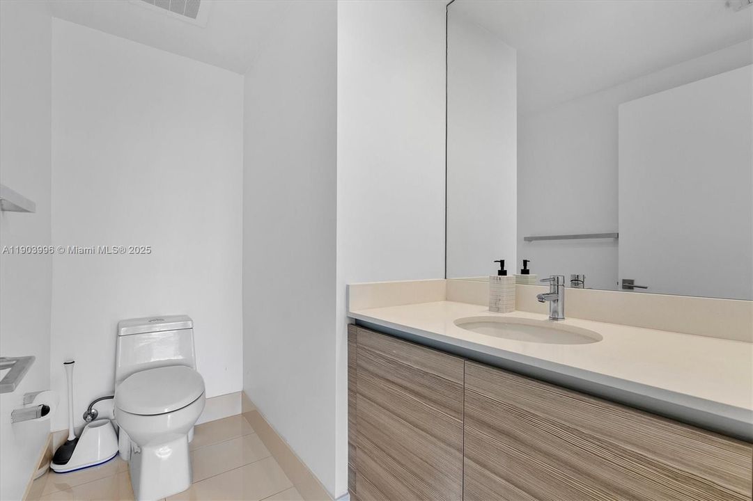 待售: $1,100,000 (3 贝兹, 3 浴室, 1435 平方英尺)