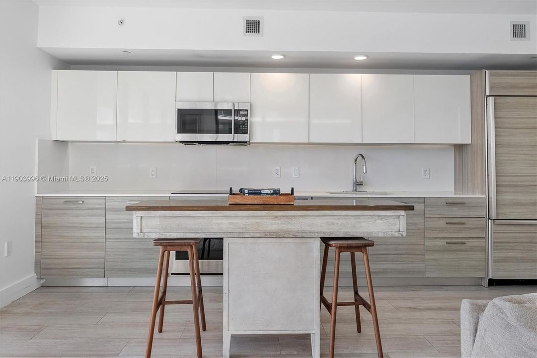 待售: $1,100,000 (3 贝兹, 3 浴室, 1435 平方英尺)