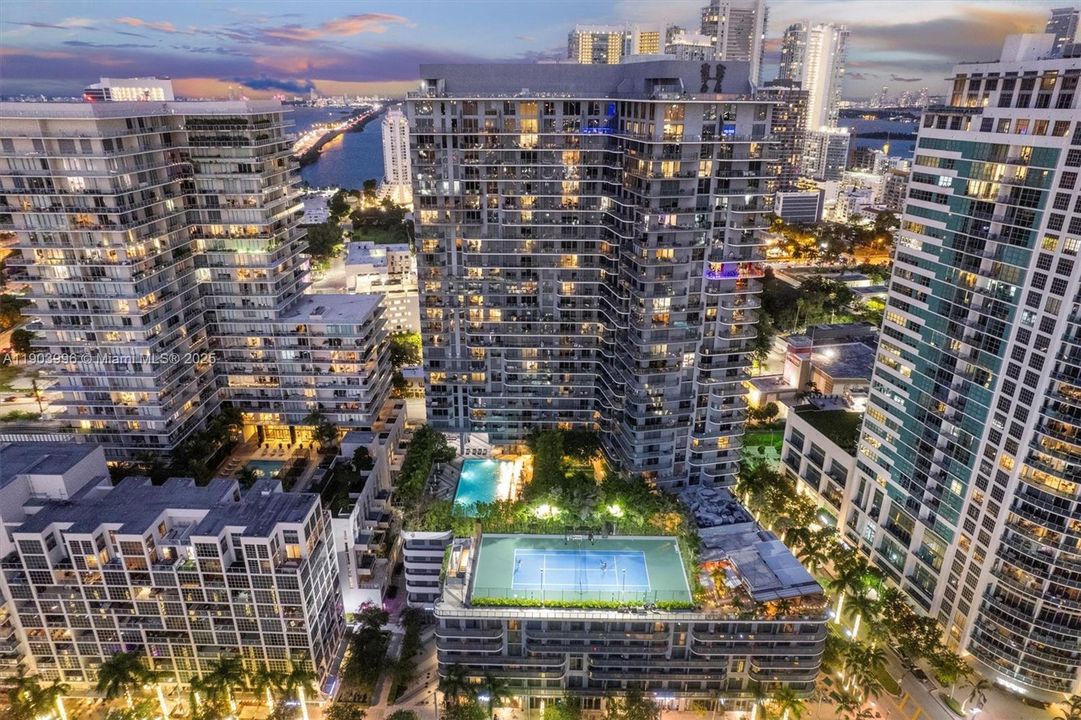 待售: $1,100,000 (3 贝兹, 3 浴室, 1435 平方英尺)