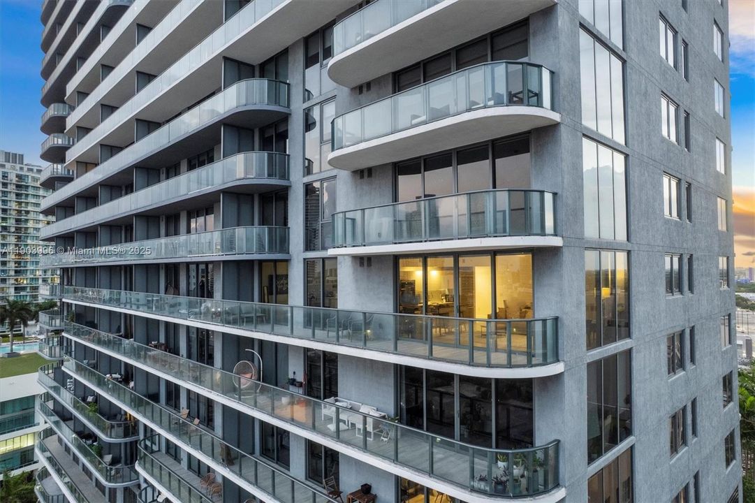 待售: $1,100,000 (3 贝兹, 3 浴室, 1435 平方英尺)