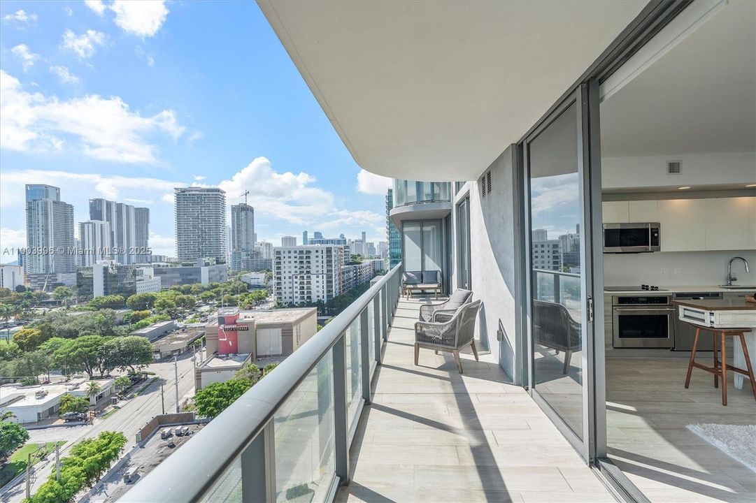 待售: $1,100,000 (3 贝兹, 3 浴室, 1435 平方英尺)